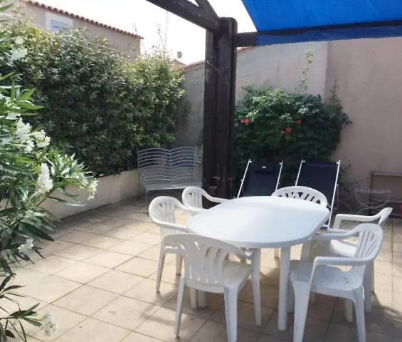 Maison Dans Piscine Tennis Casa de Férias